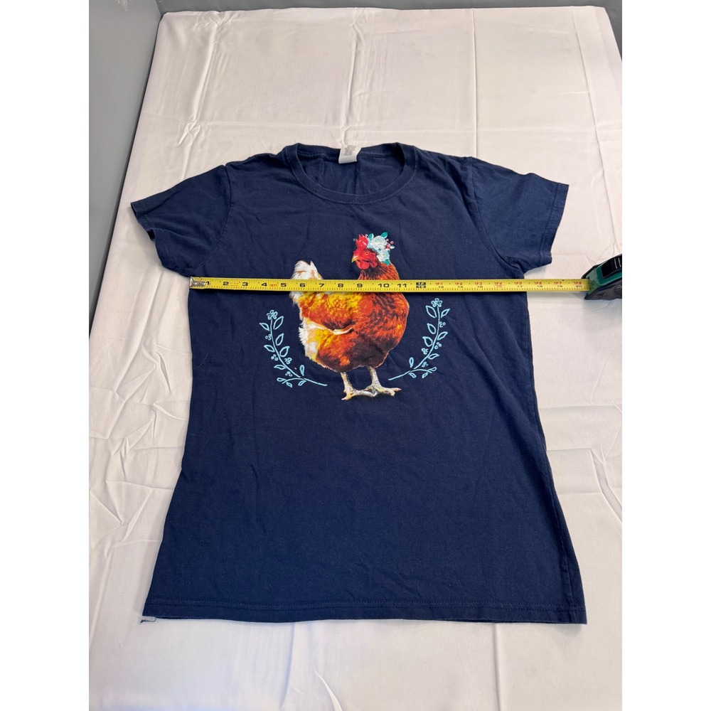 Gildan Navy Blue Chicken Floral Crown Graphic T-Shirt Womens Medium Cottagecore
